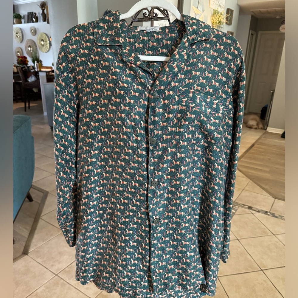 Snow Shirt Size 46 100% Washed Silk Green With Horses Long Sleeve Button Down